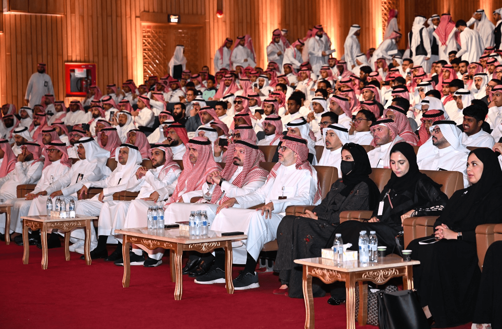 جامعة الملك عبدالعزيز تدشن الأنشطة الطلابية وتكرم الفائزين بالمسابقات ونجوم الكليات